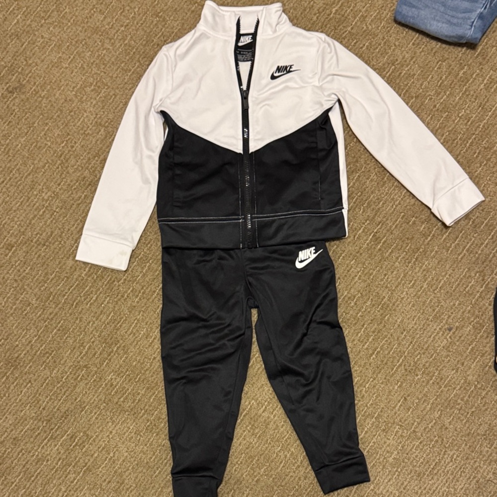 Nike Kids Black and White Jogger Set